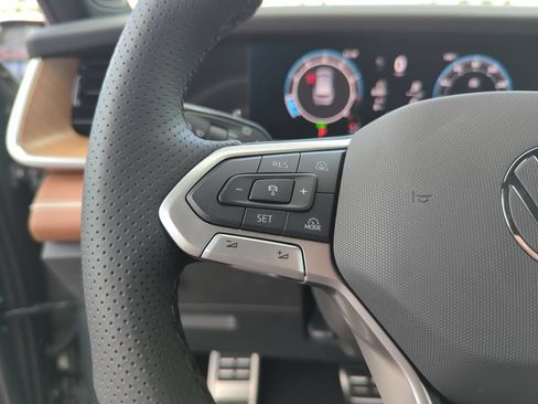 New 2026 Volkswagen Tiguan SEL R-Line AWD/4WD image 42