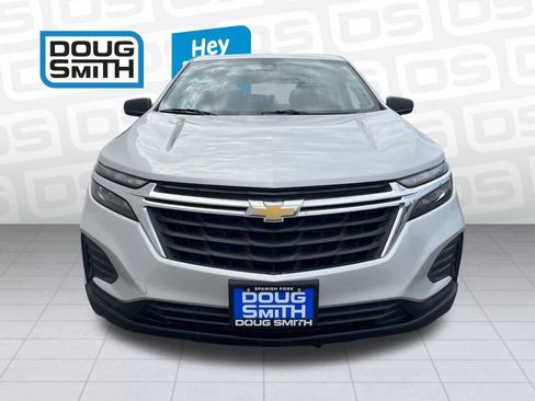 Used 2022 Chevrolet Equinox LS AWD/4WD image 2