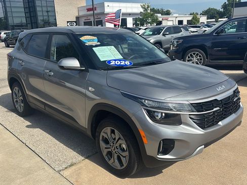 Used 2026 Kia Seltos LX AWD/4WD image 1