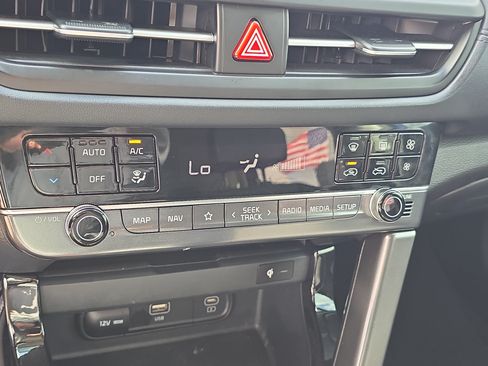 Certified 2024 Kia Seltos EX FWD image 24