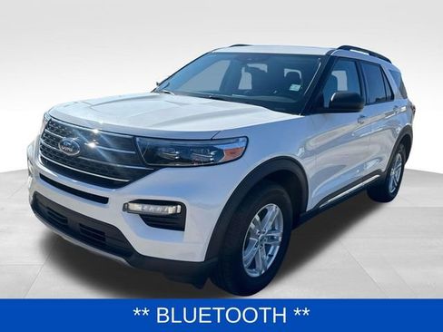 Used 2023 Ford Explorer XLT w/ Equipment Group 202A image 3