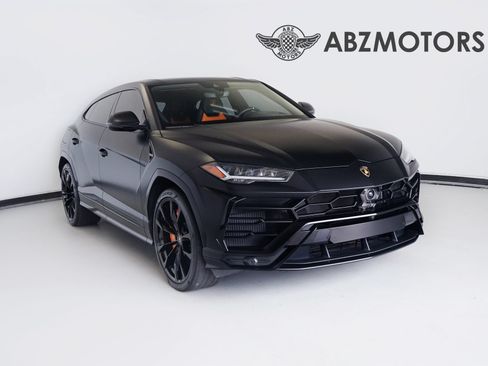 Used 2022 Lamborghini Urus AWD/4WD image 1
