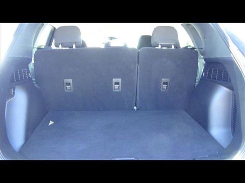 Used 2022 Ford Escape SE image 12