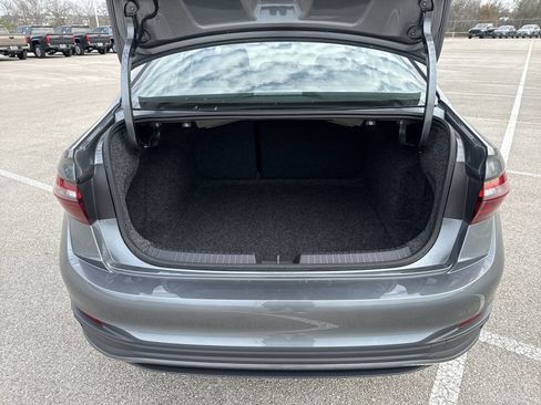 Used 2025 Volkswagen Jetta SE image 20