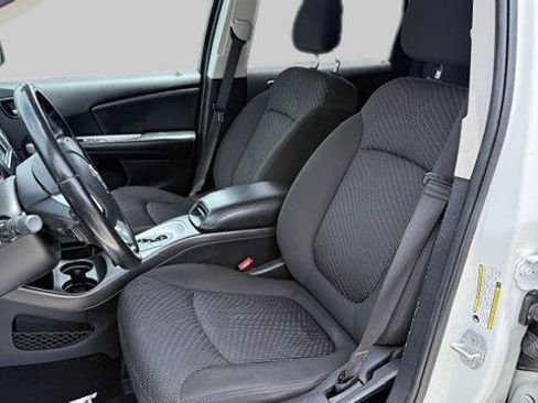 Used 2020 Dodge Journey SE w/ SE Popular Equipment Group FWD image 20