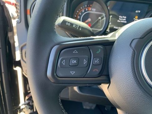 New 2025 Jeep Gladiator Mojave w/ Convenience Group image 12