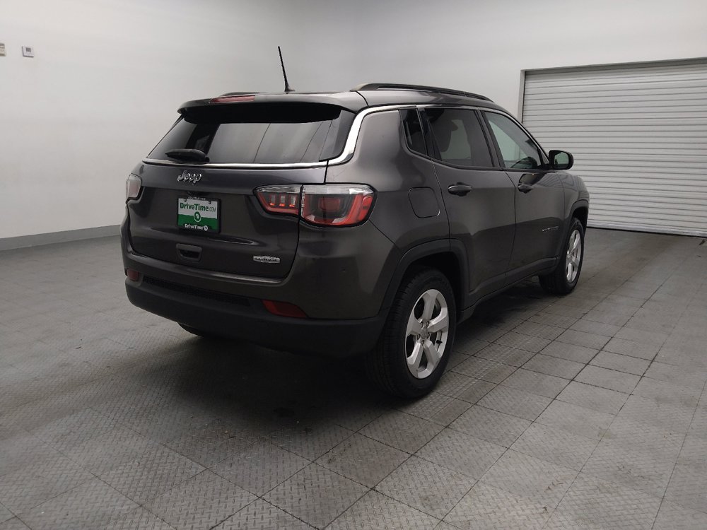 Used 2018 Jeep Compass Latitude FWD image 9