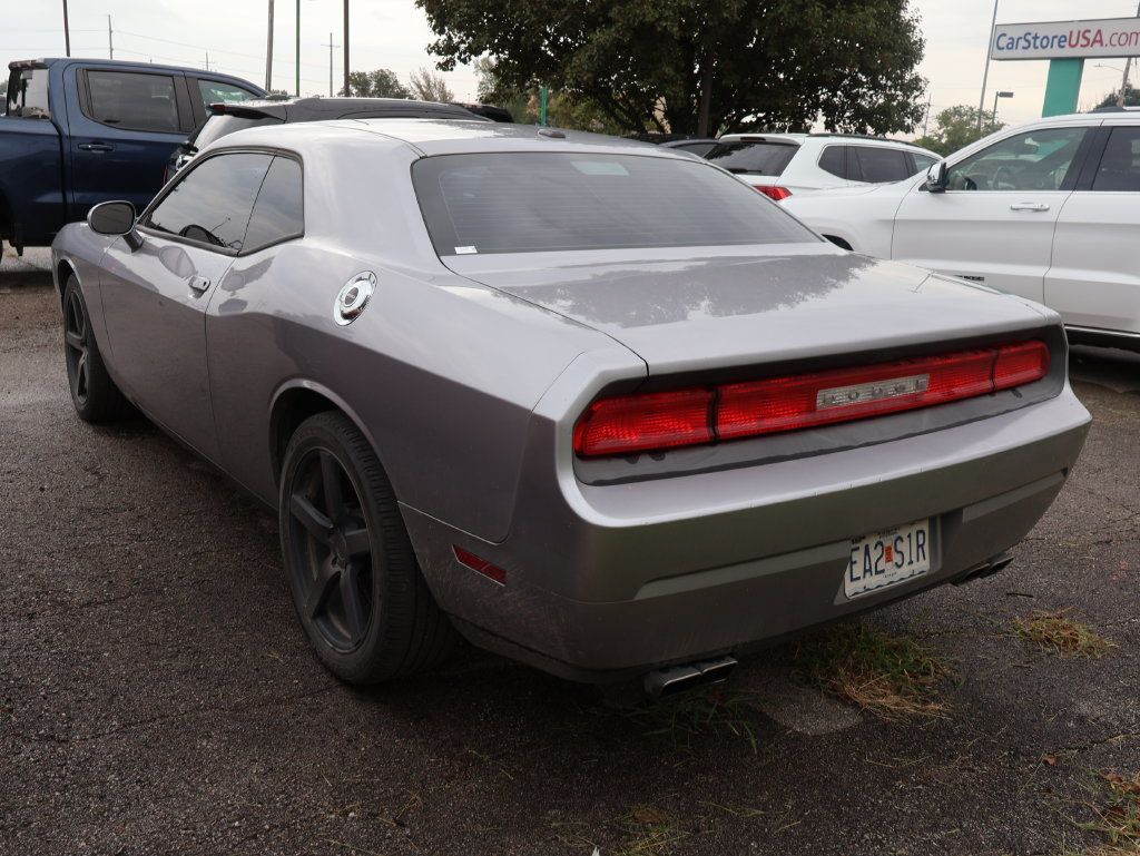 Used 2014 Dodge Challenger SXT RWD image 18