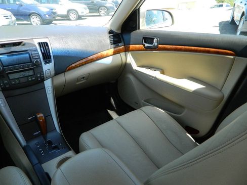 Used 2009 Hyundai Sonata Limited FWD image 17