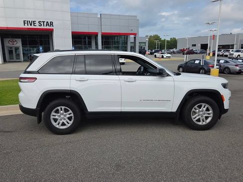 Used 2025 Jeep Grand Cherokee Laredo w/ MOPAR Finishing Package RWD image 12