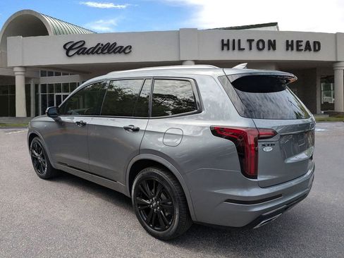 Used 2021 Cadillac XT6 Premium Luxury FWD image 4