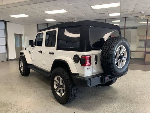 Used 2021 Jeep Wrangler Unlimited Sahara AWD/4WD image 4