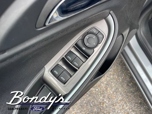 Used 2023 Chevrolet Malibu LT image 10