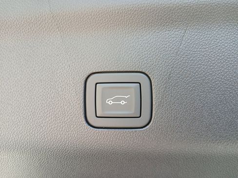 New 2026 Chevrolet Suburban Z71 image 27