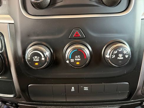Used 2022 RAM 1500 Classic SLT RWD image 17