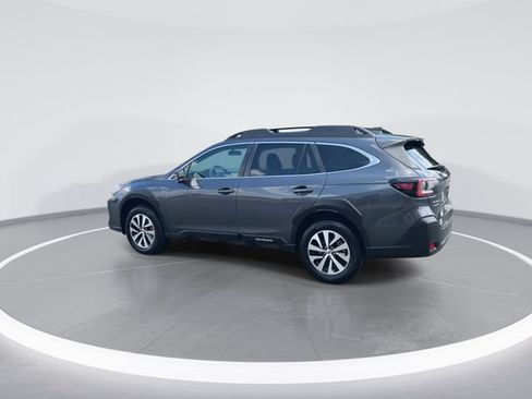 Used 2024 Subaru Outback Premium AWD/4WD image 6