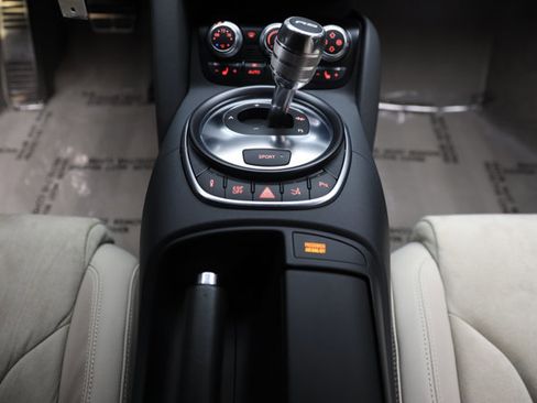 Used 2009 Audi R8 V8 image 9