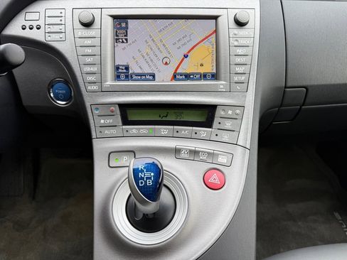 Used 2015 Toyota Prius Five w/ Advanced Technology Package image 20