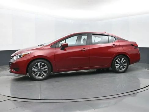 Used 2024 Nissan Versa SV image 5