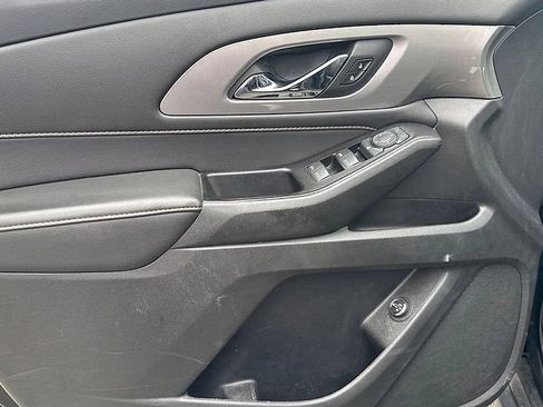 Used 2019 Chevrolet Traverse LT AWD/4WD image 17