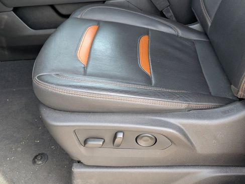 Used 2025 GMC Sierra 1500 AT4 image 5