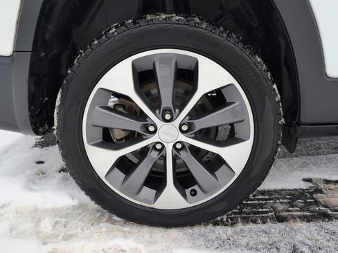 Used 2022 Jeep Cherokee Limited w/ Elite Package image 10