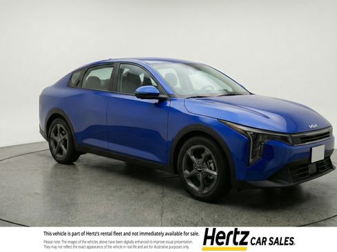 Used 2025 Kia K4 LXS image 1