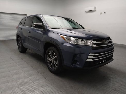 Used 2018 Toyota Highlander LE image 13
