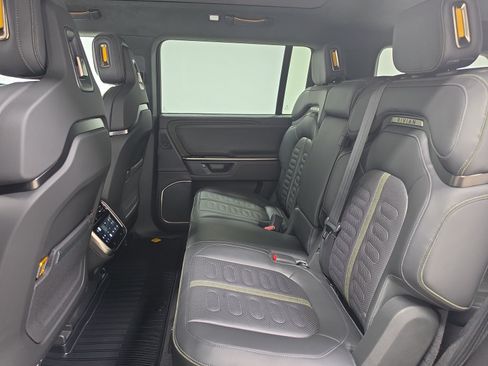Used 2025 Rivian R1S Adventure AWD/4WD image 21