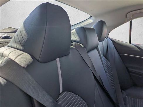 Used 2019 Toyota Camry SE FWD image 14