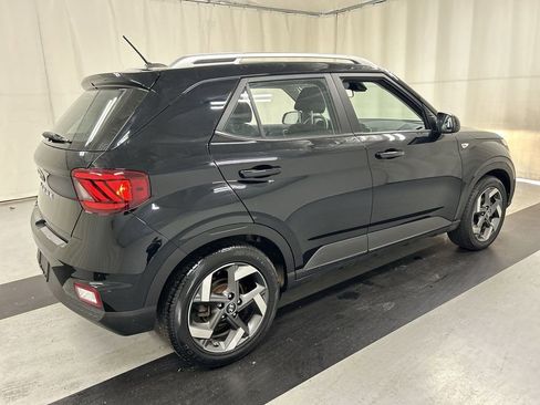 Used 2023 Hyundai Venue SEL w/ Cargo Package image 2