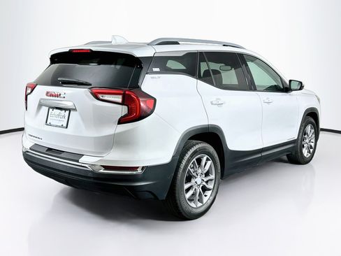 Used 2024 GMC Terrain SLT FWD image 9