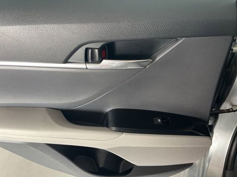Used 2019 Toyota Camry SE w/ Carpet Mat Package FWD image 51