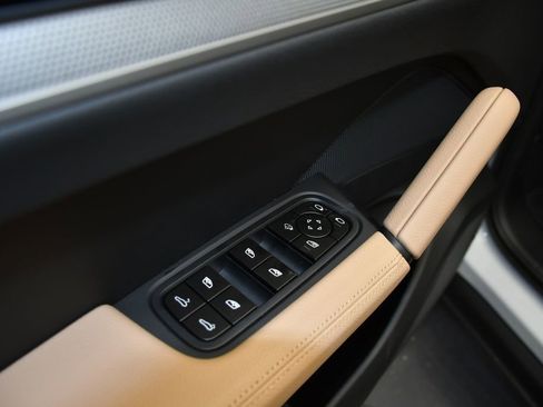 New 2026 Porsche Cayenne S AWD/4WD image 13