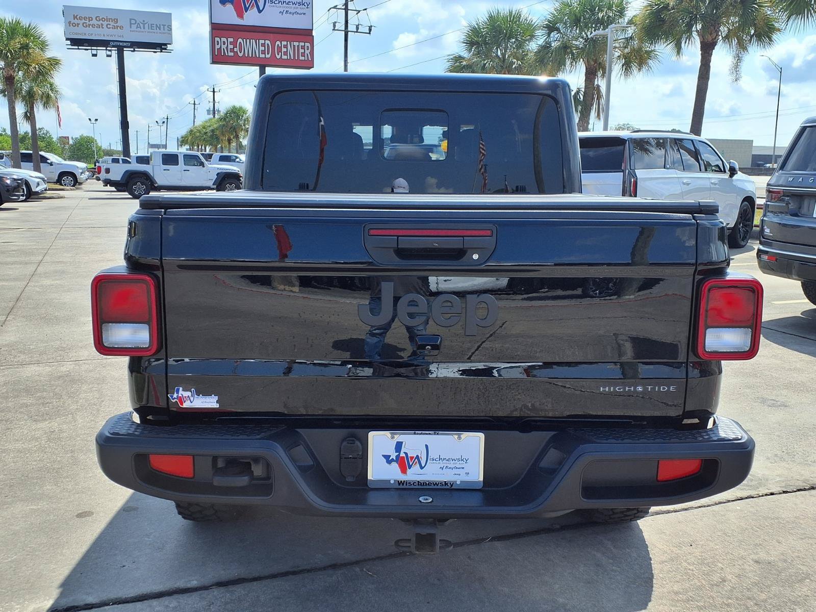 Used 2025 Jeep Gladiator Sport AWD/4WD image 6