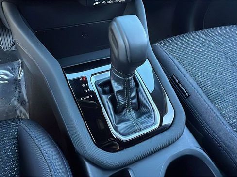 Certified 2025 Subaru Forester Premium image 27