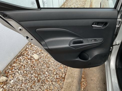 Used 2025 Nissan Versa SV image 17