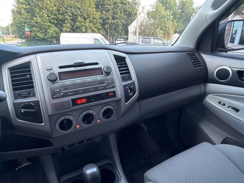 Used 2010 Toyota Tacoma 4x4 Access Cab V6 w/ TRD Off-Road Pkg image 23
