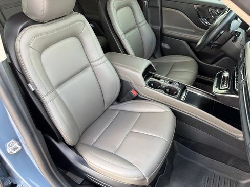 Used 2025 Lincoln Corsair FWD image 10