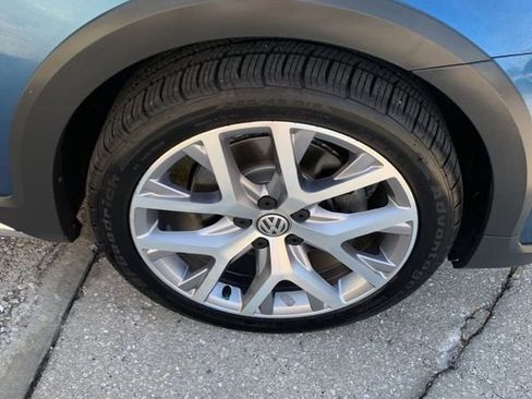 Used 2018 Volkswagen Golf Alltrack SE image 14