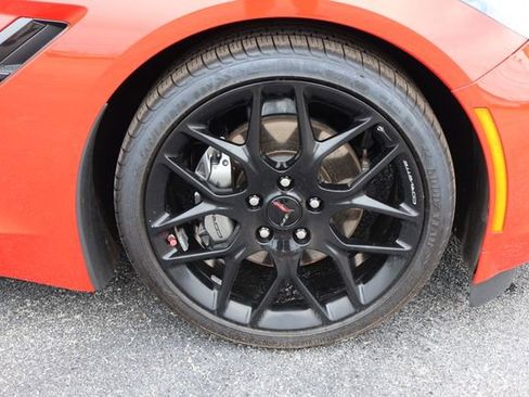 Used 2019 Chevrolet Corvette Stingray Convertible w/ Carbon Flash Badge Package RWD image 11