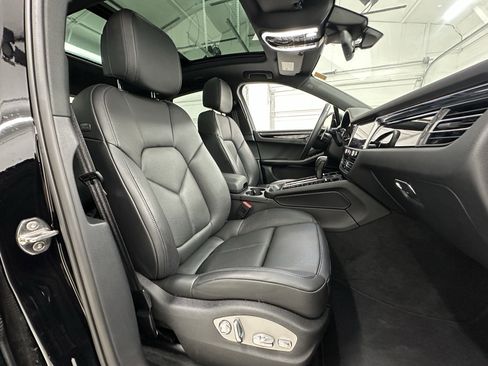 Certified 2025 Porsche Macan image 23