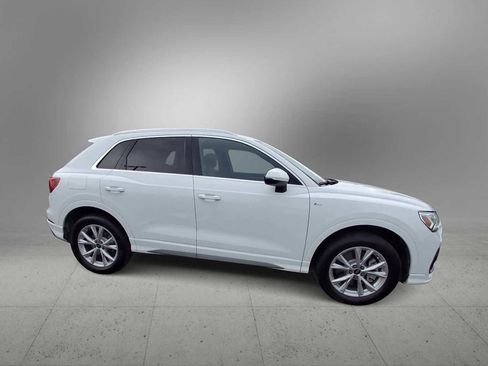 Certified 2025 Audi Q3 2.0T Premium w/ Convenience Package image 9