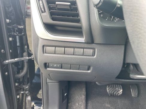Used 2021 Nissan Rogue S AWD/4WD image 21