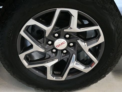 Used 2023 GMC Sierra 1500 SLT w/ SLT Premium Package image 21