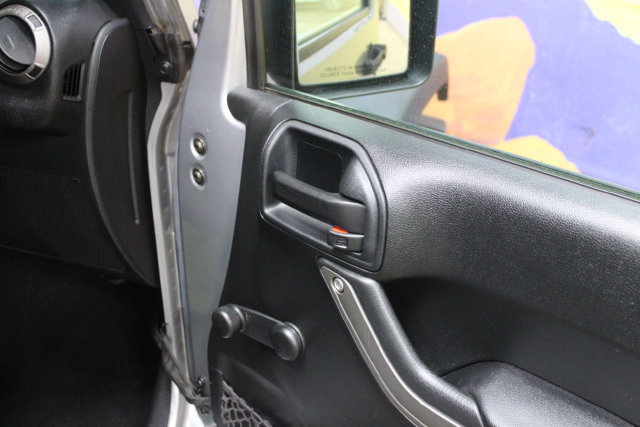 Used 2016 Jeep Wrangler Sport AWD/4WD image 9