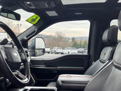 Used 2023 Ford F350 Platinum image 22