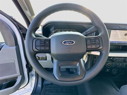 New 2025 Ford F550 4x4 Regular Cab Super Duty image 7