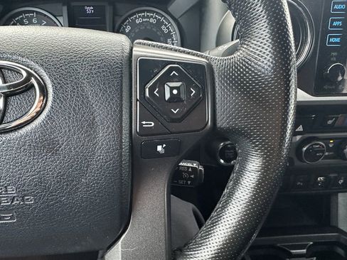 Used 2016 Toyota Tacoma TRD Sport w/ Premium & Technology Package image 21