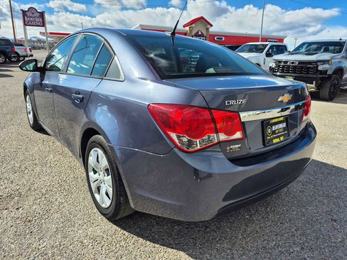 Used 2013 Chevrolet Cruze LS image 6